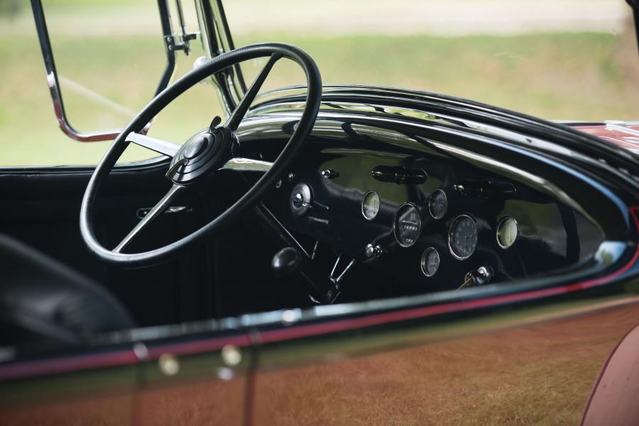 Панель приборов LaSalle 5-Passenger Fleetshire Phaeton by Fleetwood (340-4060) 1930 года  (фото 3 из 5)